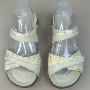 La Plume Clara Bone Cream Italian Leather Snake Print Slide Sandals SZ 39 8.5-9